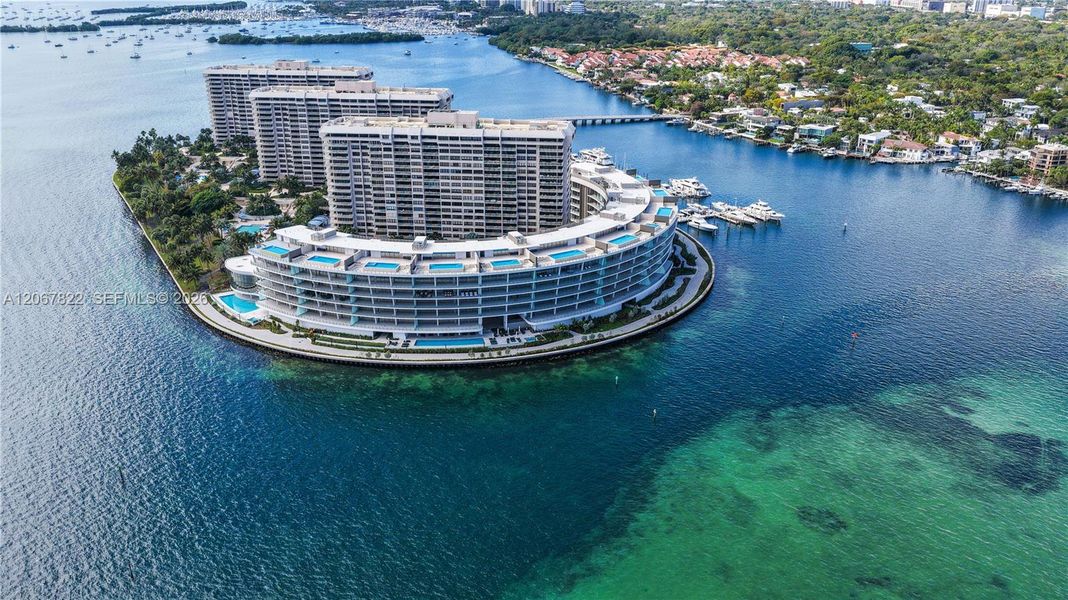 Condo located in Miami, FL showcasing its design and architecture (Image 28).