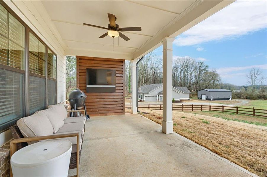 Exterior details and patio area of a home in Alcovy Station, Covington (Image 4).