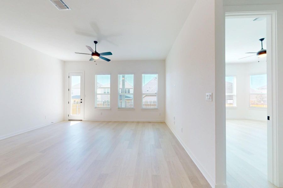 Spacious, unfurnished interior of a new home in Heritage, Dripping Springs (Image 29). Spacious, unfurnished interior of a new home in Heritage, Dripping Springs (Image 29).