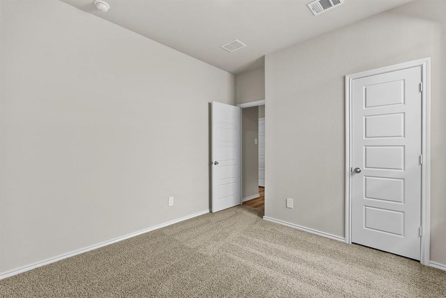Spacious, unfurnished interior of a new home in Orchard Village, Fort Worth (Image 21).