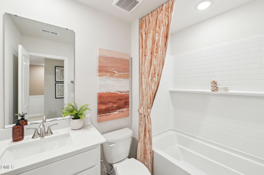 24-web-or-mls-Raleigh - Oakwood - 1064 W