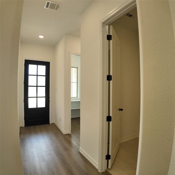 Spacious, unfurnished interior of a new home in Wildrye, Waller (Image 12).