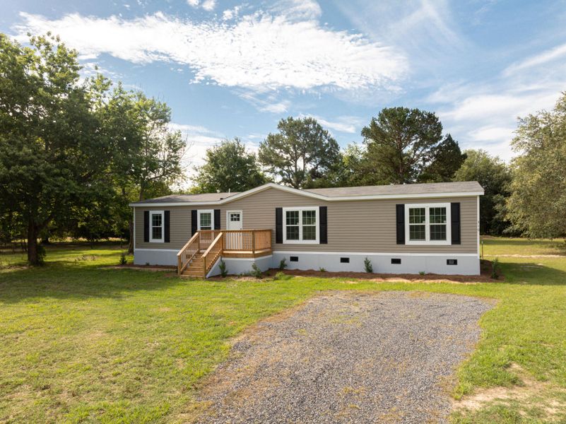 Exterior details and patio area of a home in , Eutawville (Image 2). Exterior details and patio area of a home in , Eutawville (Image 2).