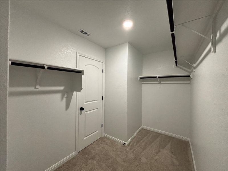 Spacious, unfurnished interior of a new home in Cannon Ranch 45s, Dripping Springs (Image 38).