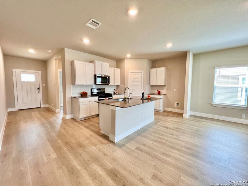 Furnished interior view inside a new home in Brookstone Creek, San Antonio (Image 11). Furnished interior view inside a new home in Brookstone Creek, San Antonio (Image 11).