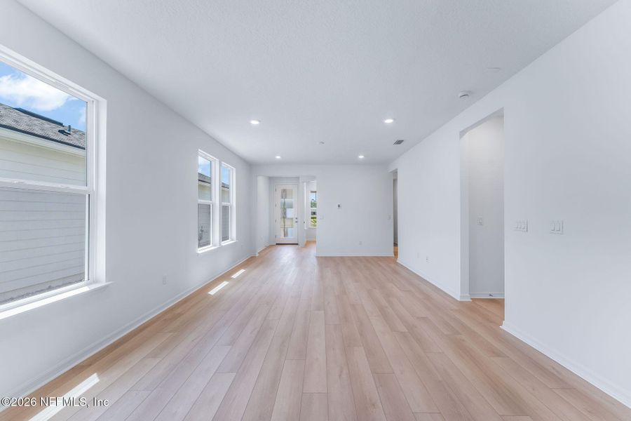 Spacious, unfurnished interior of a new home in Del Webb Wildlight, Yulee (Image 32).