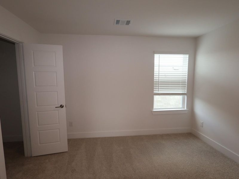 Spacious, unfurnished interior of a new home in Summerview, Fulshear (Image 16). Spacious, unfurnished interior of a new home in Summerview, Fulshear (Image 16).