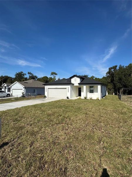 Exterior details and patio area of a home in , Lake Wales (Image 4). Exterior details and patio area of a home in , Lake Wales (Image 4).