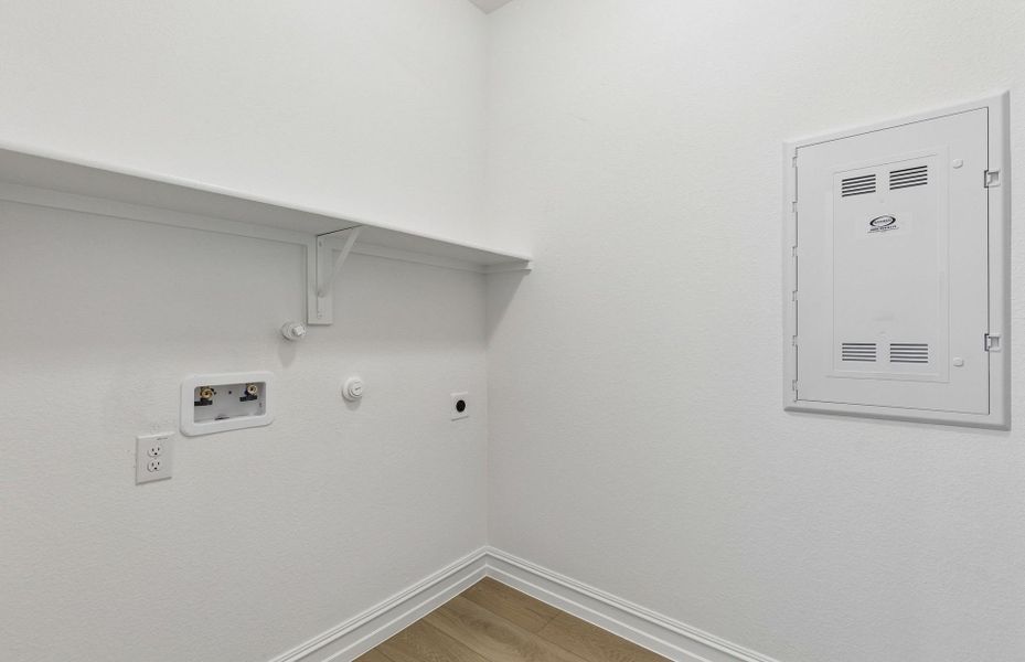 Spacious, unfurnished interior of a new home in Kings Way, Denton (Image 18).