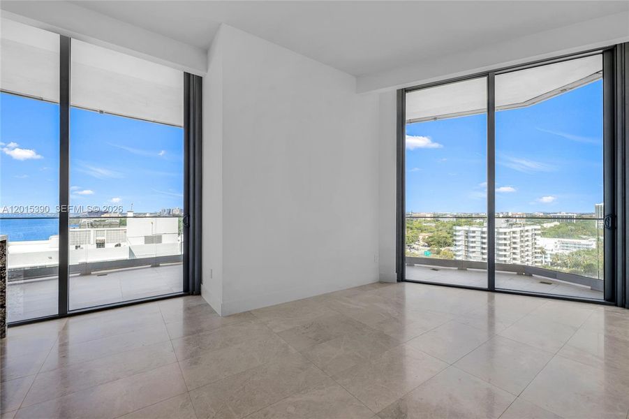 Spacious, unfurnished interior of a new home in , Miami (Image 67).