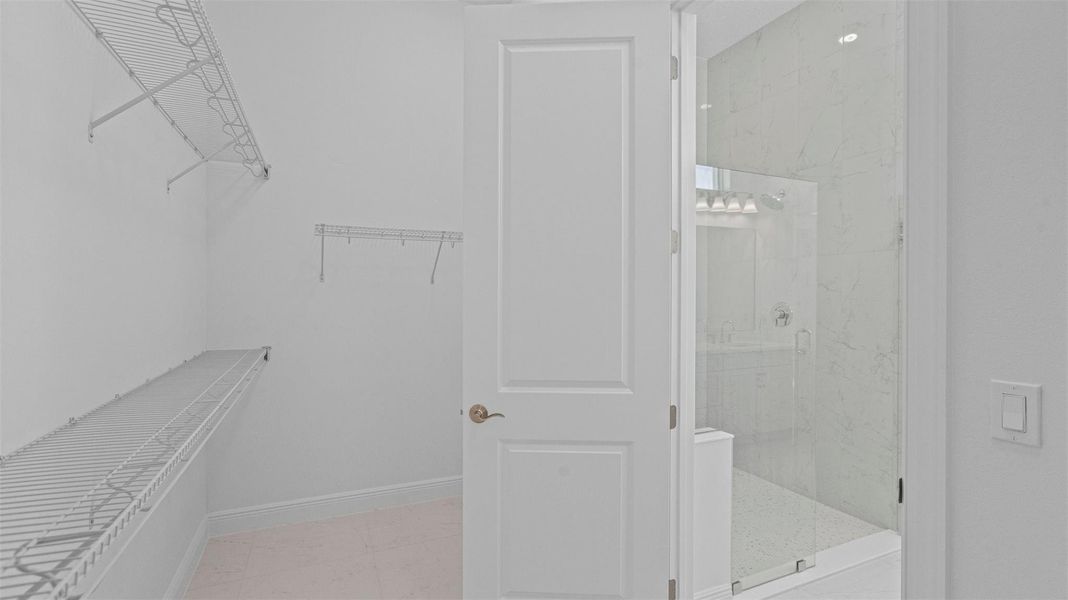 Spacious, unfurnished interior of a new home in , Westlake (Image 27).