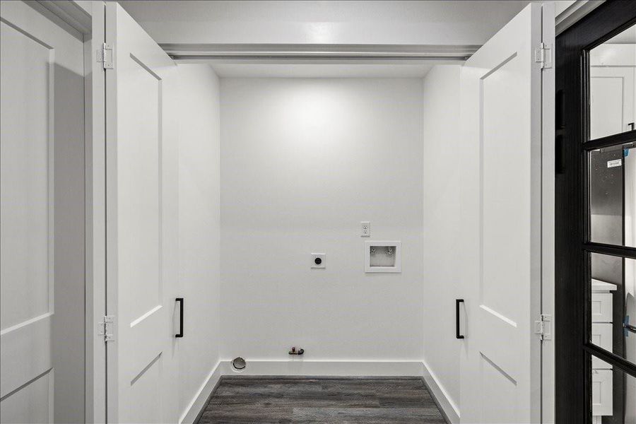 Spacious, unfurnished interior of a new home in , Santa Fe (Image 34). Spacious, unfurnished interior of a new home in , Santa Fe (Image 34).