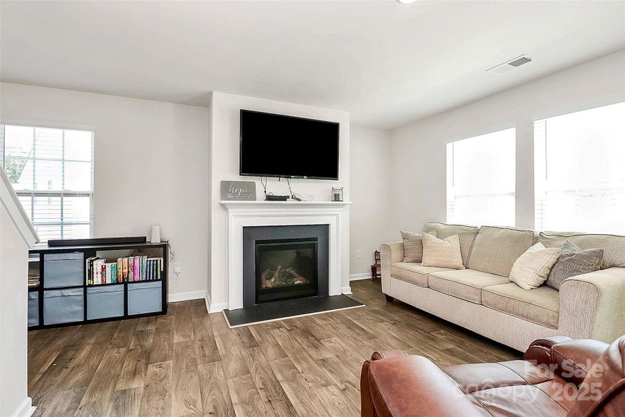 Furnished interior view inside a new home in Abrial Ridge, York (Image 17).