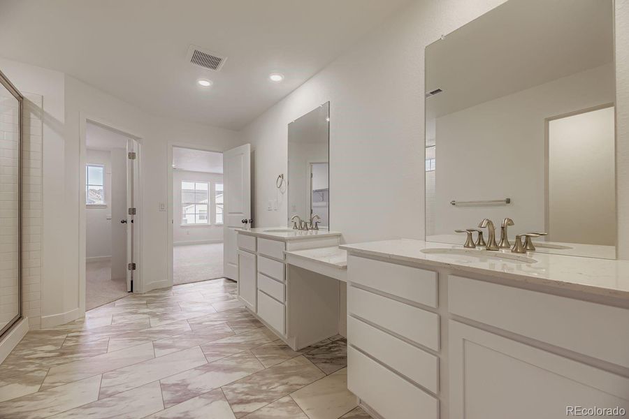 Furnished interior view inside a new home in Ken-Caryl Ranch, Littleton (Image 7).