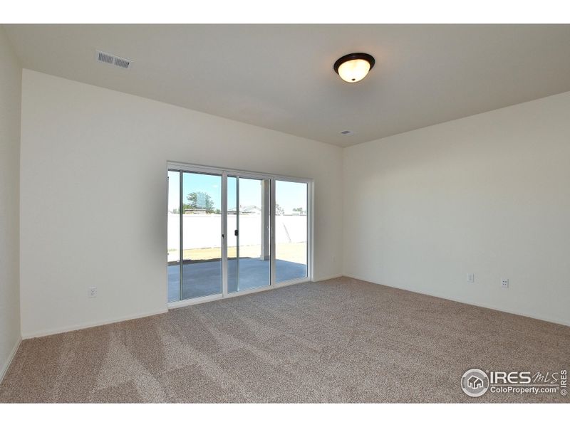 Spacious, unfurnished interior of a new home in Southridge, Johnstown (Image 30).