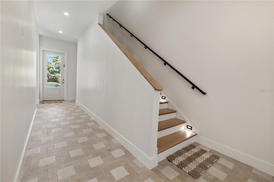 Spacious, unfurnished interior of a new home in , Tampa (Image 40).