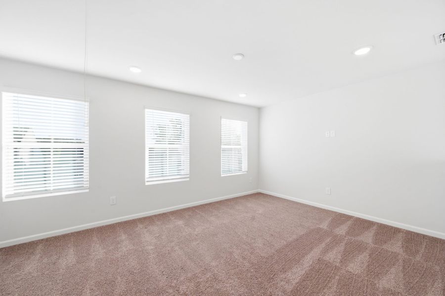 Spacious, unfurnished interior of a new home in Grand Arbor, Blythewood (Image 35).
