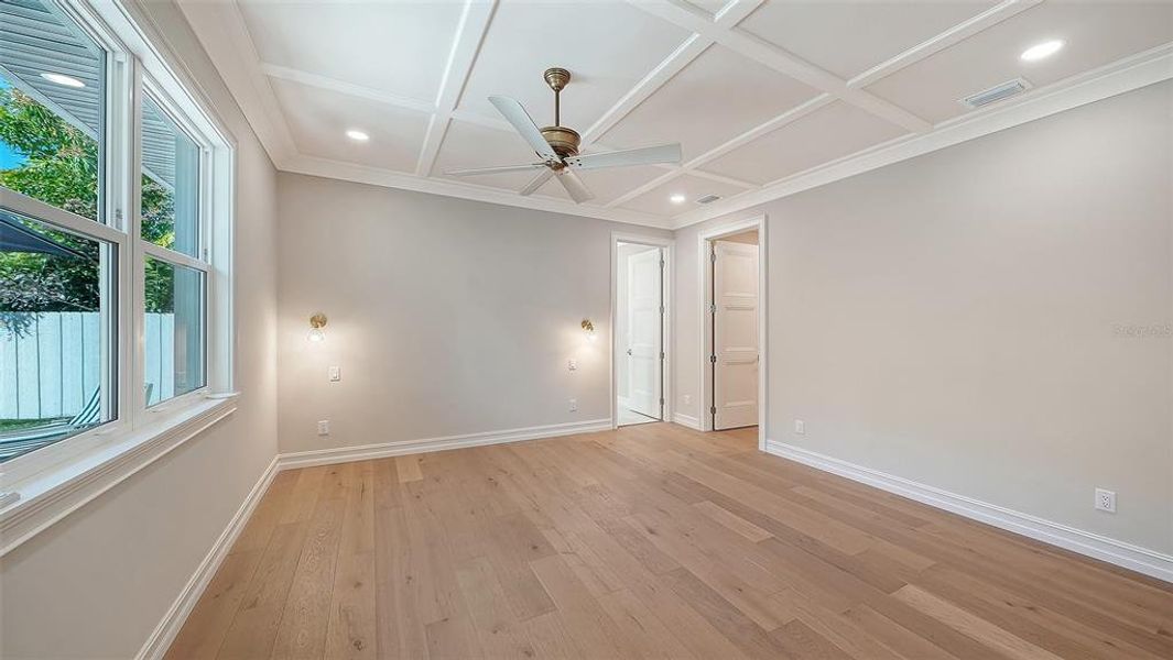 Spacious, unfurnished interior of a new home in , Sarasota (Image 45).