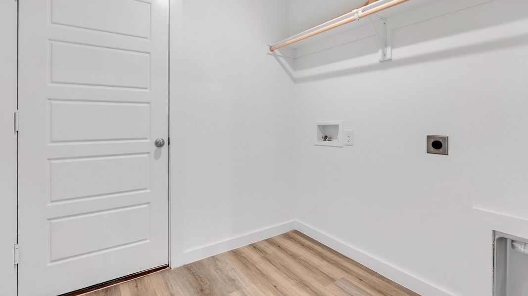 Spacious, unfurnished interior of a new home in Terra Vista, Lubbock (Image 11).