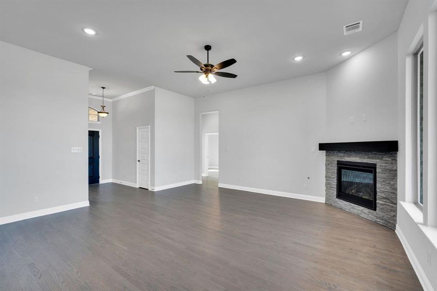 Spacious, unfurnished interior of a new home in Levante, Waxahachie (Image 25). Spacious, unfurnished interior of a new home in Levante, Waxahachie (Image 25).