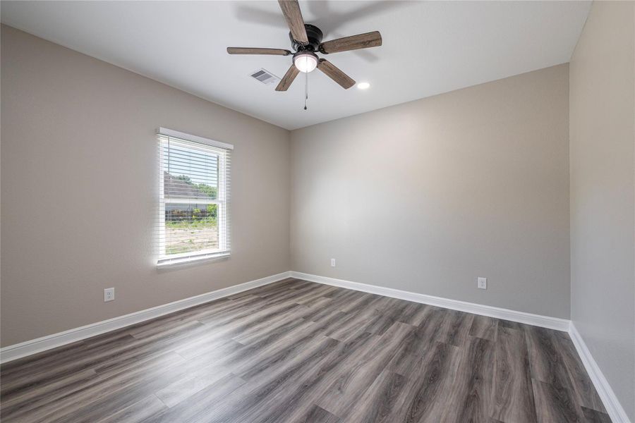 Spacious, unfurnished interior of a new home in , Houston (Image 18).