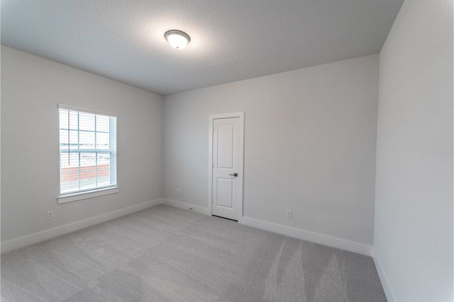 Spacious, unfurnished interior of a new home in Lariat, Liberty Hill (Image 19).