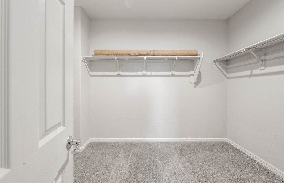 Spacious, unfurnished interior of a new home in El Cidro, Goodyear (Image 22).