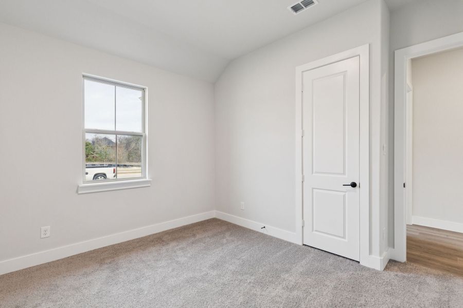 Spacious, unfurnished interior of a new home in Dove Hollow, Waxahachie (Image 28). Spacious, unfurnished interior of a new home in Dove Hollow, Waxahachie (Image 28).
