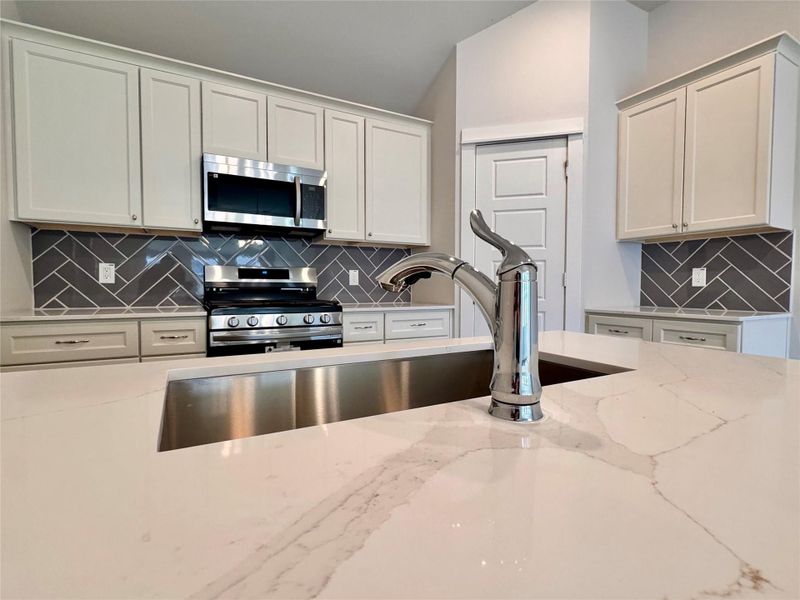 Close-up of interior finishes inside a home in Santa Fe, Cleveland (Image 10).