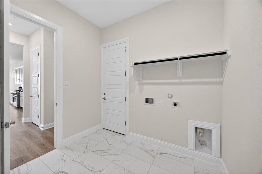 Spacious, unfurnished interior of a new home in Highland Crossing, Celina (Image 19).