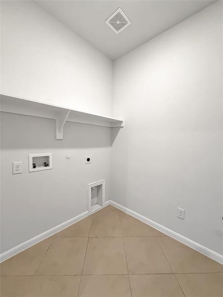 Spacious, unfurnished interior of a new home in Travis Ranch, Forney (Image 34).