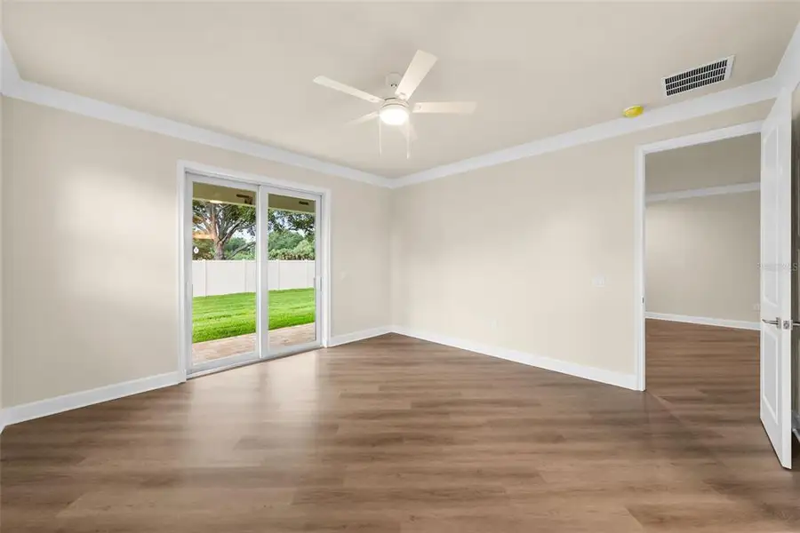 Spacious, unfurnished interior of a new home in , Tarpon Springs (Image 34).