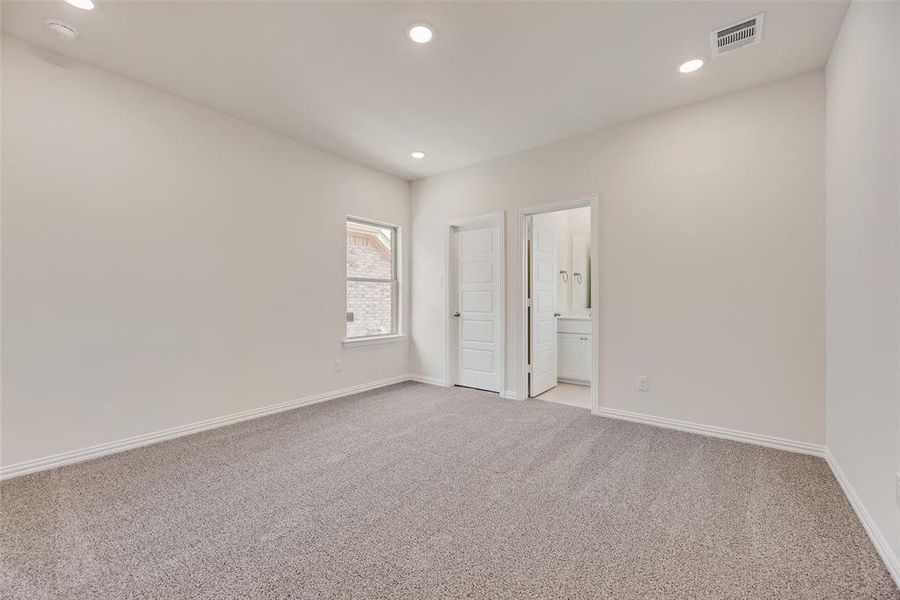 Spacious, unfurnished interior of a new home in Valencia On The Lake, Little Elm (Image 35).