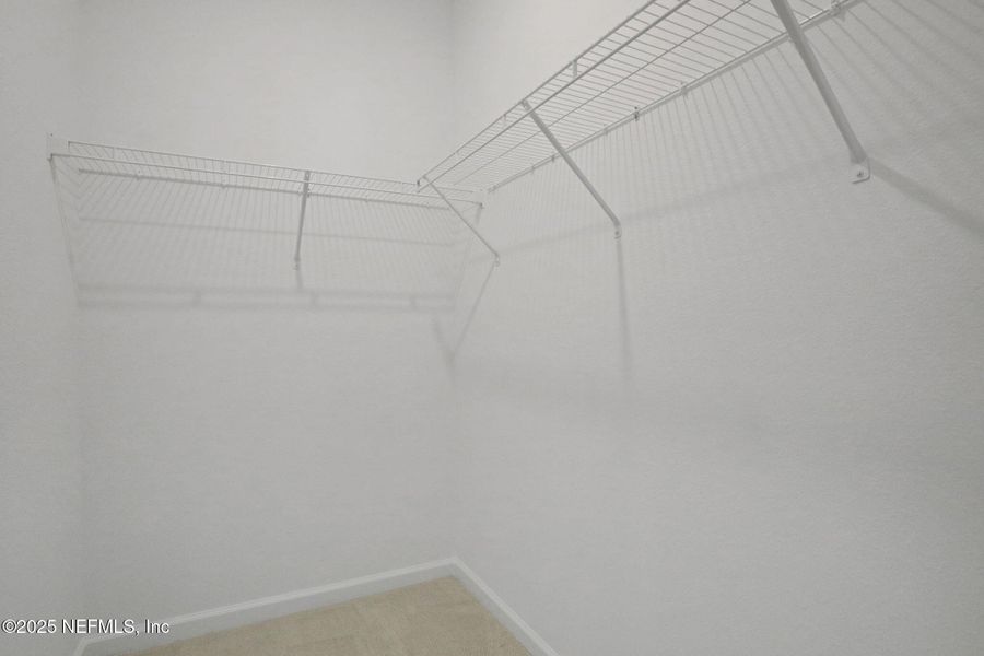 Spacious, unfurnished interior of a new home in Jennings Farm, Middleburg (Image 43).