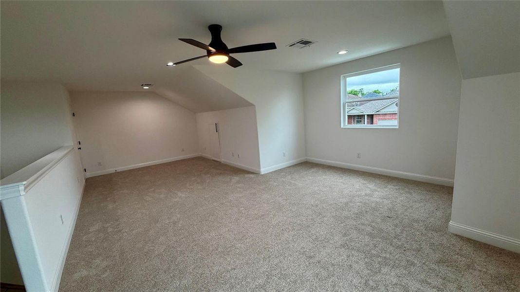 Large gameroom area upstairs