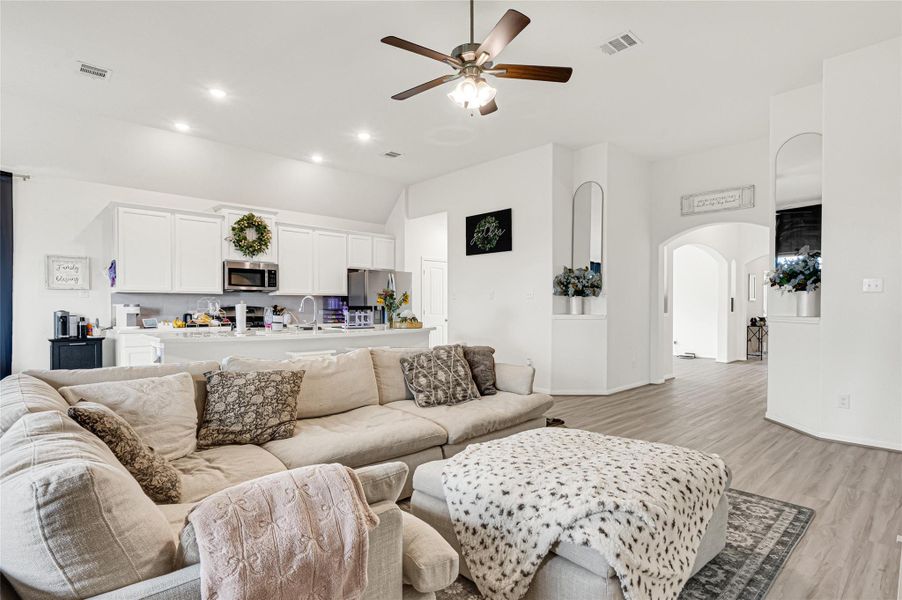 Furnished interior view inside a new home in Oakwood Estates, Waller (Image 15). Furnished interior view inside a new home in Oakwood Estates, Waller (Image 15).
