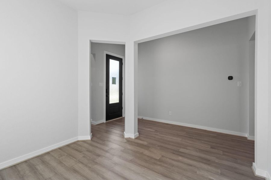 Spacious, unfurnished interior of a new home in Sienna 45', 50', Missouri City (Image 23).