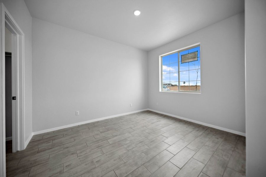 Representative unfurnished interior of a home built from the Capitan by Hakes Brothers in Summer Sky North, El Paso (Image 15).