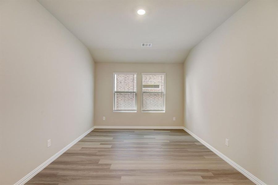 Spacious, unfurnished interior of a new home in Stratton Place, Greenville (Image 28).