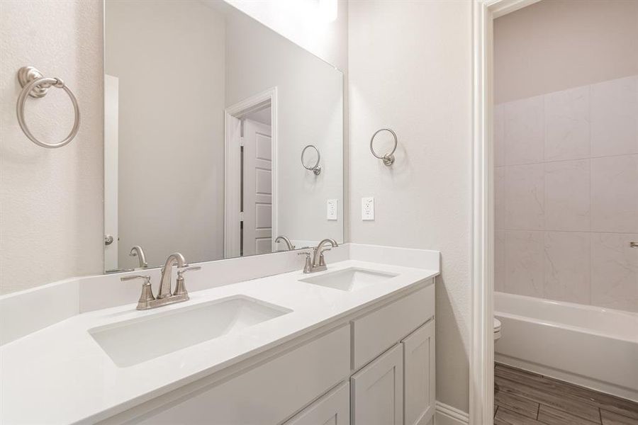 Furnished interior view inside a new home in Cole Crossing Estates, DeSoto (Image 11).