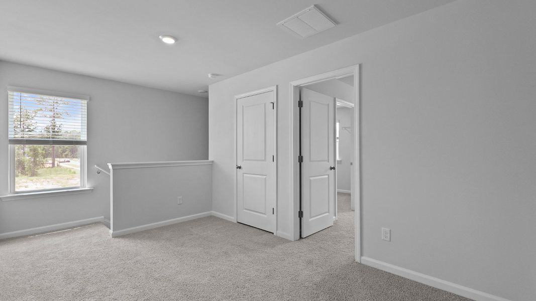 Spacious, unfurnished interior of a new home in Grand Oaks, Columbia (Image 14).