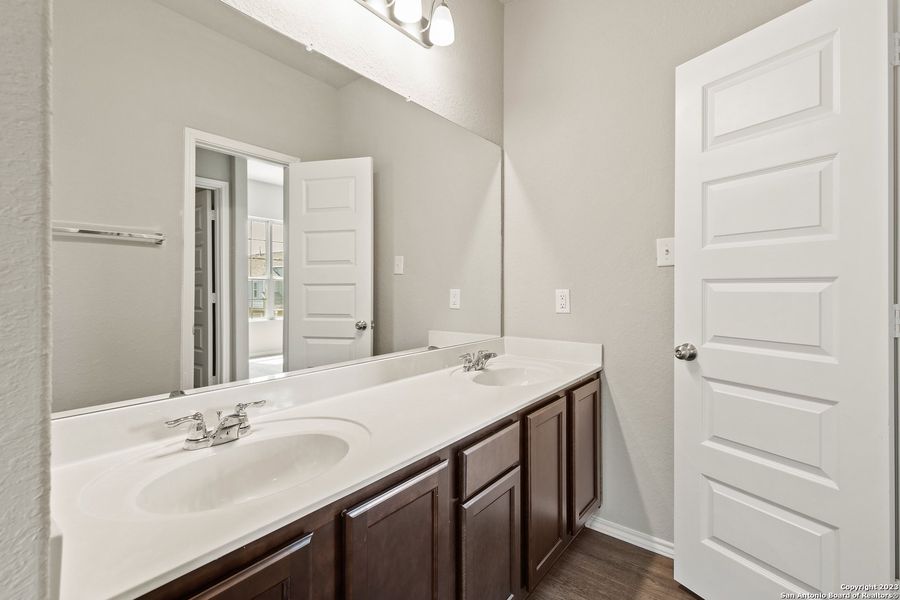 Furnished interior view inside a new home in Blue Ridge Ranch, San Antonio (Image 8).