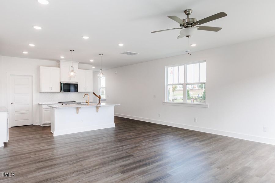 VNF-Lot 47-Aurora (12) VNF-Lot 47-Aurora (12)