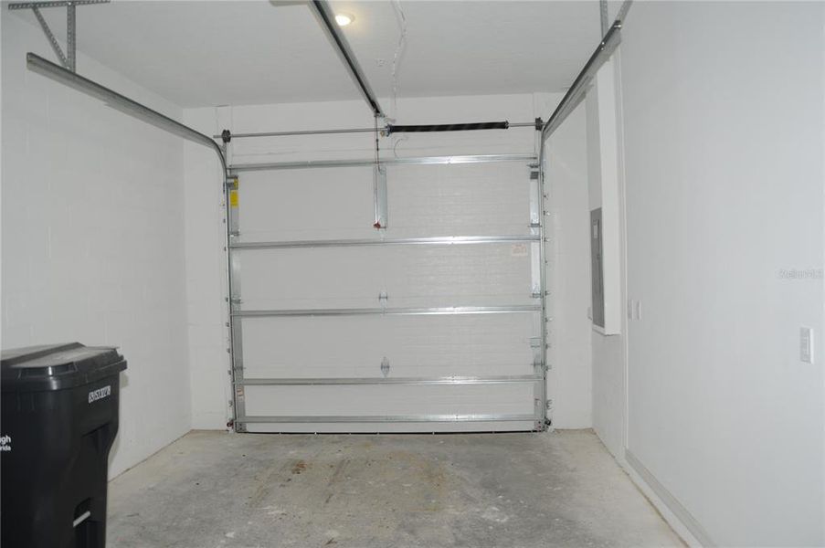 Spacious, unfurnished interior of a new home in , Tampa (Image 17).