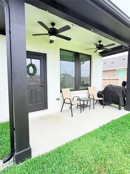 Exterior details and patio area of a home in , Richmond (Image 4).
