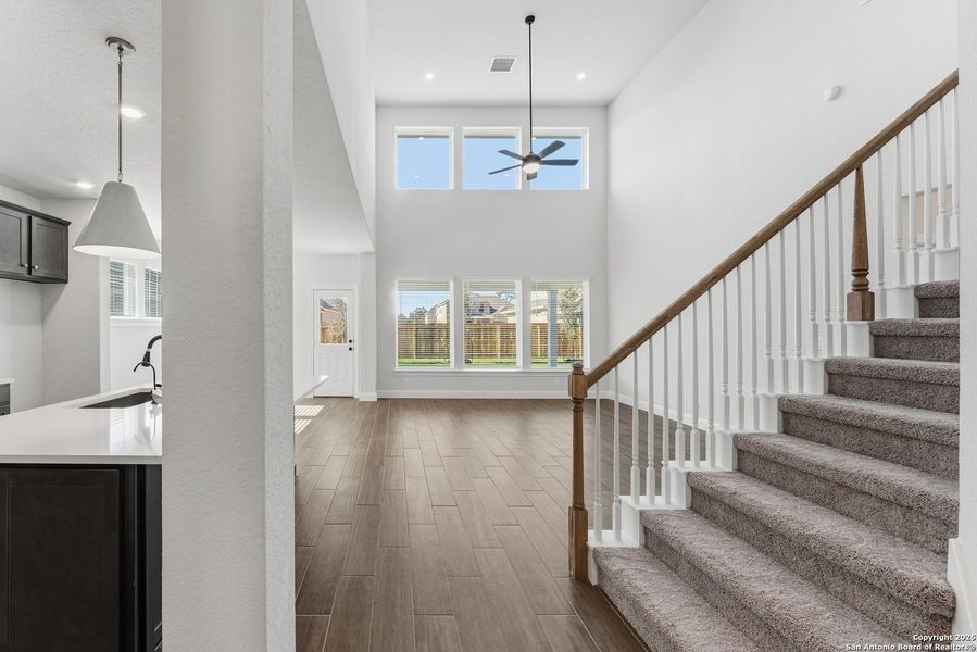 Spacious, unfurnished interior of a new home in Davis Ranch 60', San Antonio (Image 21).