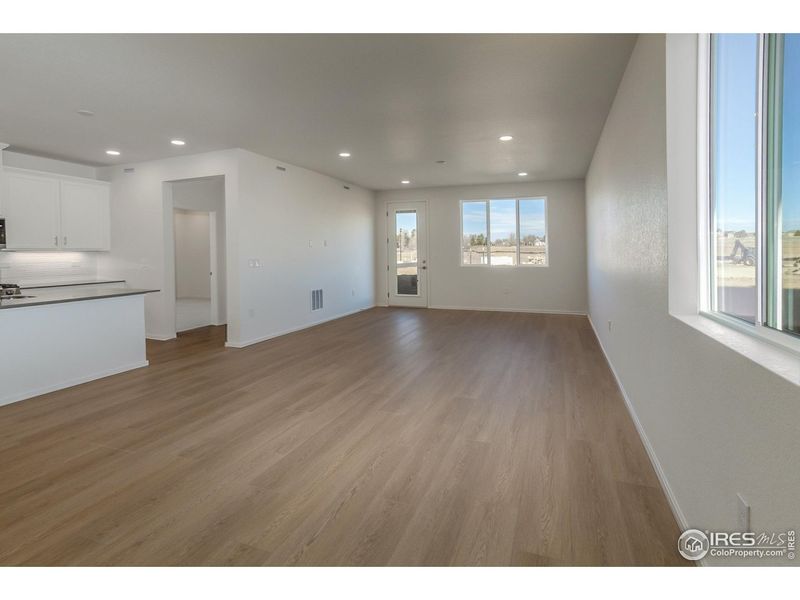 Spacious, unfurnished interior of a new home in , Fort Collins (Image 17).