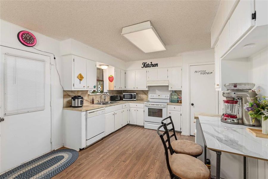 Furnished interior view inside a new home in , Brownwood (Image 15).