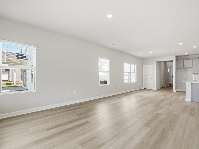 Spacious, unfurnished interior of a new home in Village at White Pine, Pendleton (Image 13).