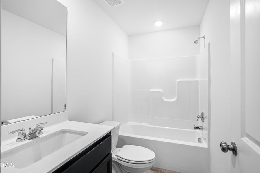 SUN_Stoneriver_Pic_Colton_Bath2_1of1